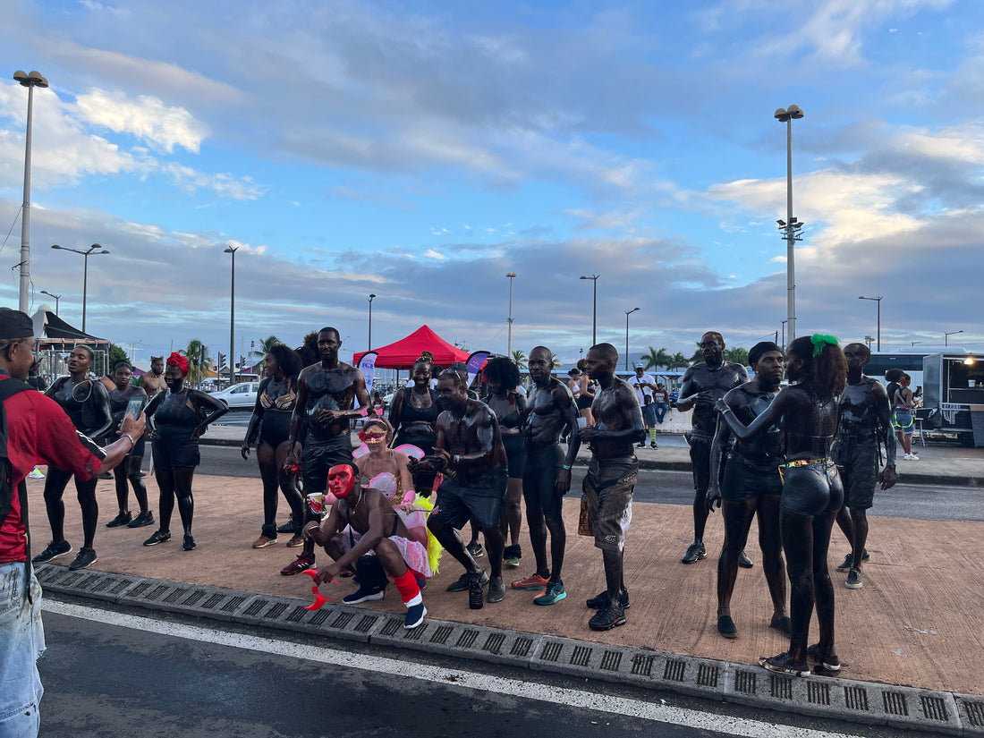 Découvrez le Carnaval de Fort-de-France en Martinique : costumes colorés, musique entraînante et activités pour toute la famille